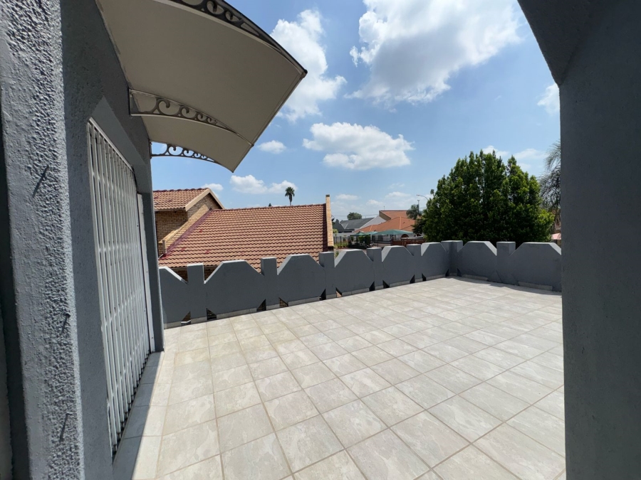 5 Bedroom Property for Sale in Zinniaville North West